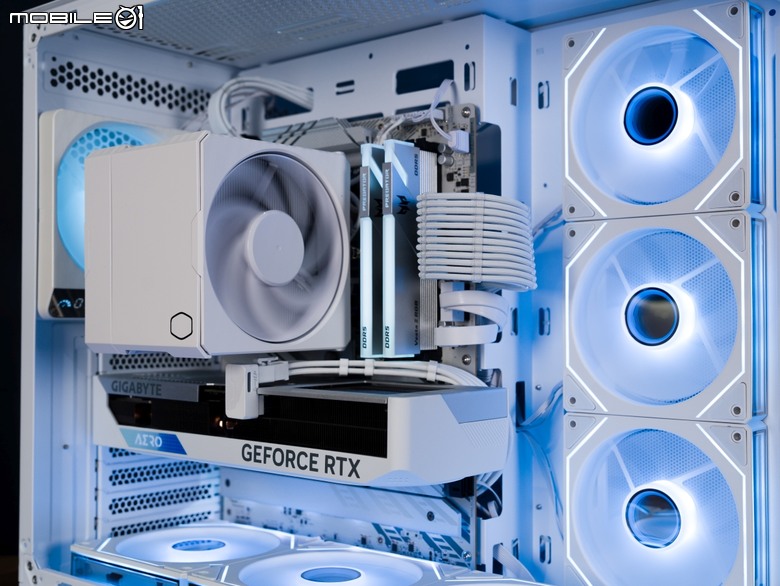 誠意升級 全漢M580 Pro 完整曲面玻璃海景機殼