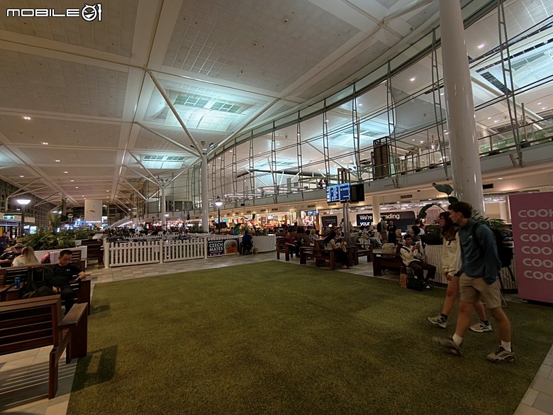 中華航空 CI057 桃園&rArr;墨爾本、CI054 布里斯本&rArr;桃園、澳洲國內線 維珍航空 VA827 墨爾本&rArr;雪梨、VA511 雪梨&rArr;黃金海岸，以及東澳四城之四座機場 — 2026東澳洲四大城巡遊之航空行程段