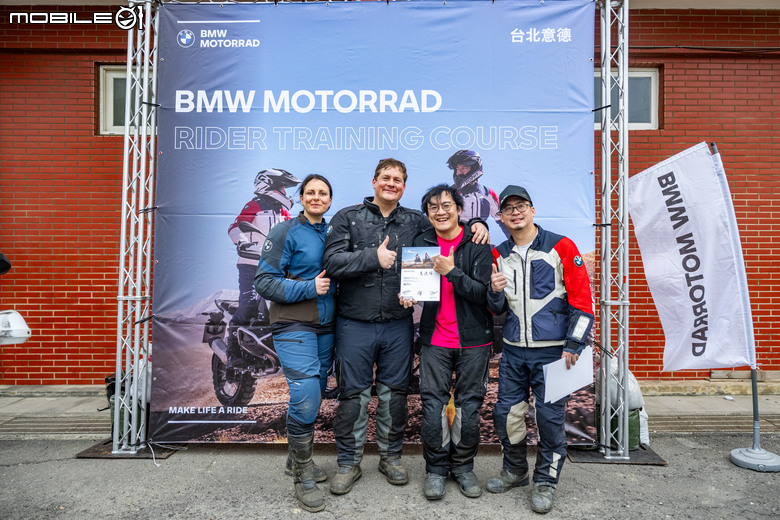 點我看大圖 BMW Motorrad 越野駕駛訓練課程全記錄,國際教官手把手帶你解任務!