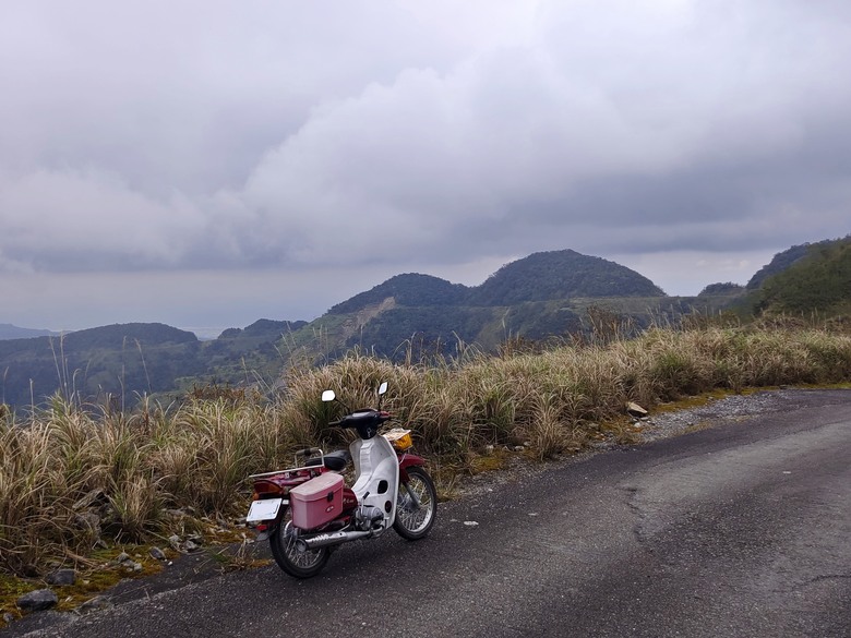 【時光騎旅】背著書包去越野--國民車勇闖安平坑林道