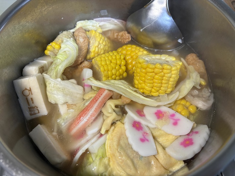 週末才有的餐桌:乾煎雞腿+蛤蠣火鍋,雙薪家庭的假日料理