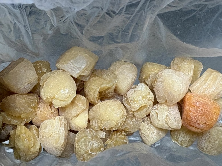週末才有的餐桌:乾煎雞腿+蛤蠣火鍋,雙薪家庭的假日料理