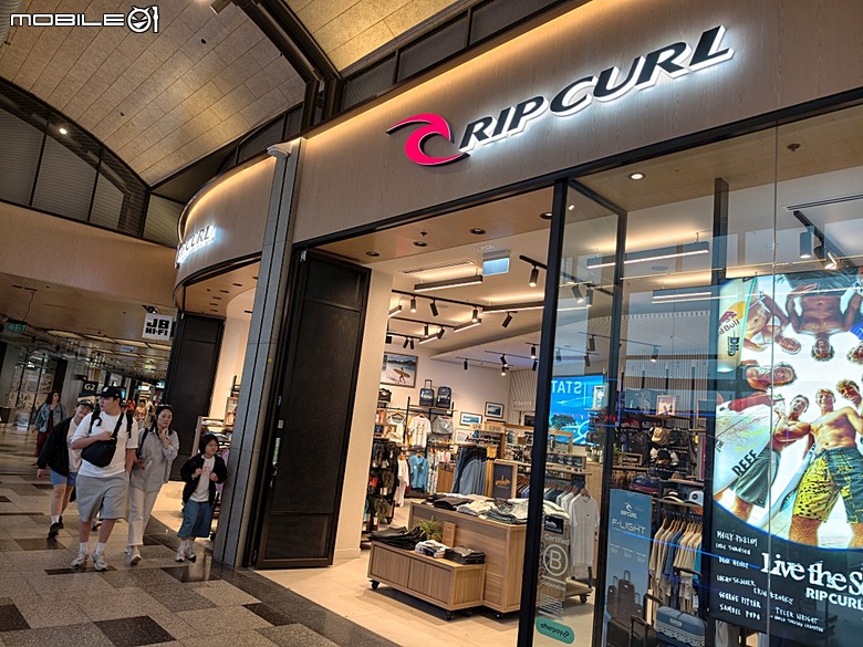 中華航空 CI057 桃園&rArr;墨爾本、CI054 布里斯本&rArr;桃園、澳洲國內線 維珍航空 VA827 墨爾本&rArr;雪梨、VA511 雪梨&rArr;黃金海岸，以及東澳四城之四座機場 — 2026東澳洲四大城巡遊之航空行程段