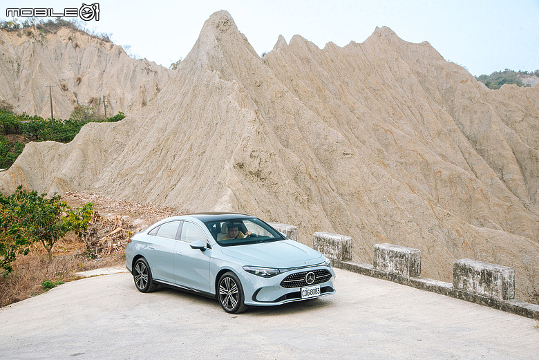 駕著 Mercedes-Benz 全新 CLA 180 來趟台南之旅｜拍攝景點分享，超乎預期的油電動力發揮！