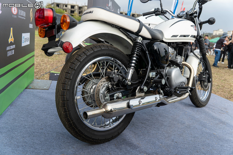 點我看大圖 【國內快訊】Kawasaki 白牌復古車 W230 / MEGURO S1 售價:21.8萬 / 23.8萬。