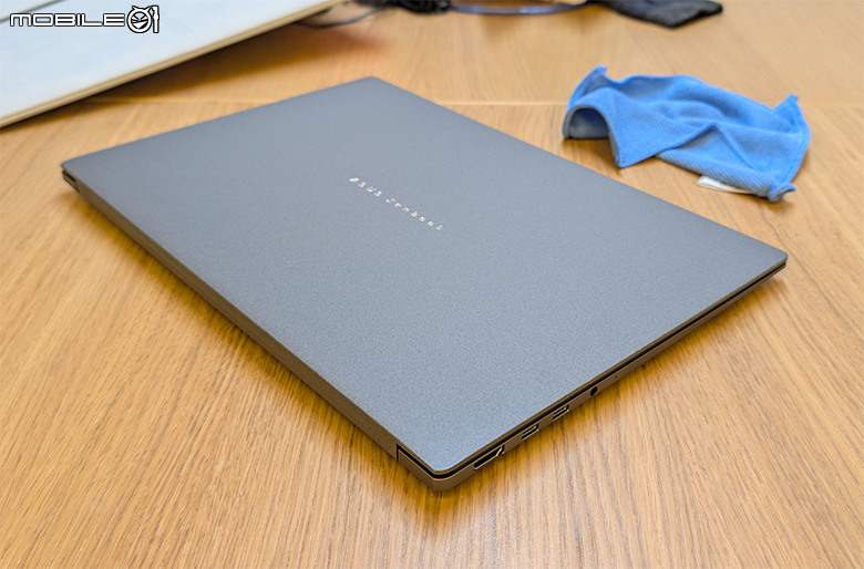 開箱 UX5406AA Ultra 9 386H 隨身筆電