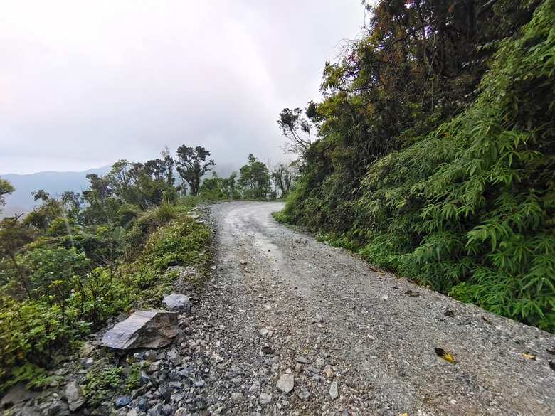 背著書包去越野--白米甕林道台泥大白山礦路
