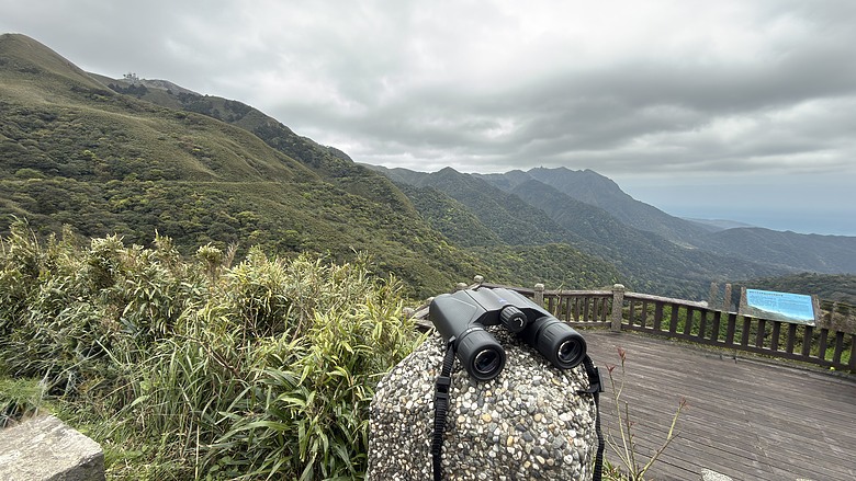 點我看大圖 山與海景色間的週末紀行:鼻頭角與小油坑的觀景與賞鳥行