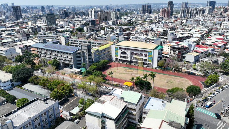 🌟北屯【2~3房質感新案】戶戶邊間 雙面採光 與14期為鄰 走路到衛道中學 坐享14期&水湳建設 均質質感宅 空拍分享