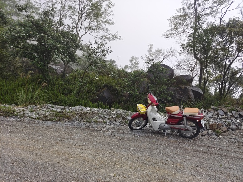 背著書包去越野--白米甕林道台泥大白山礦路