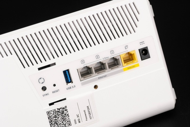 MSI Roamii BE Pro 三頻 Mesh 路由器開箱評測 | 解鎖 WiFi 7 終極網速、打造全屋無死角極速飆網