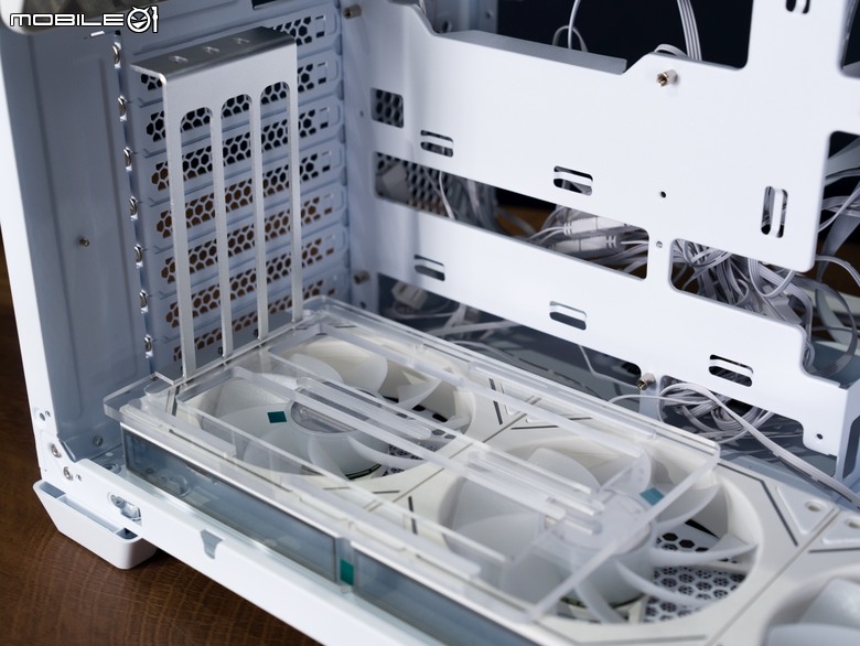 誠意升級 全漢M580 Pro 完整曲面玻璃海景機殼