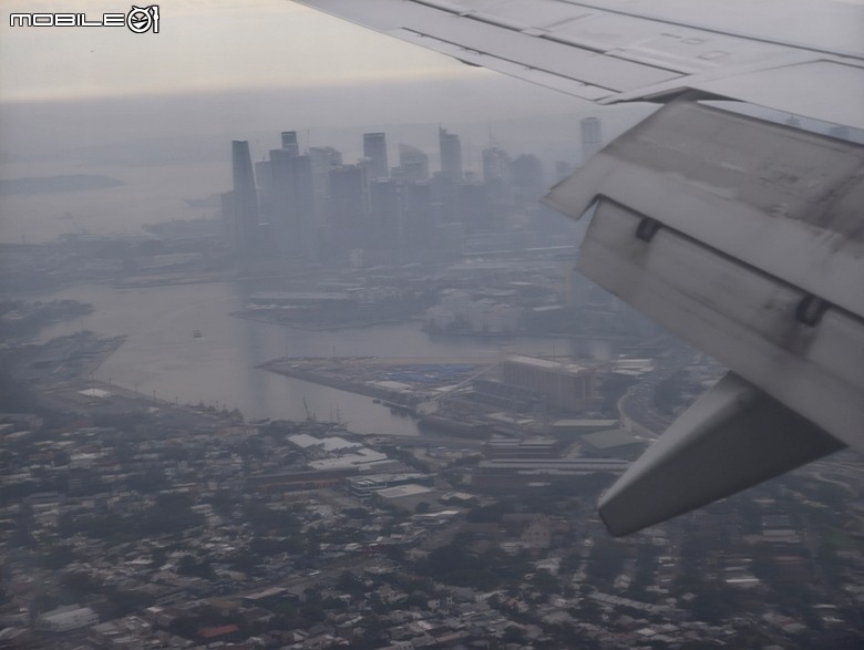 中華航空 CI057 桃園&rArr;墨爾本、CI054 布里斯本&rArr;桃園、澳洲國內線 維珍航空 VA827 墨爾本&rArr;雪梨、VA511 雪梨&rArr;黃金海岸，以及東澳四城之四座機場 — 2026東澳洲四大城巡遊之航空行程段