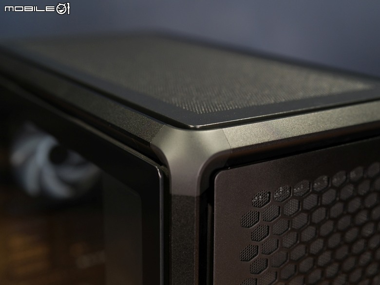 信仰滿載!酷碼 MasterFrame 400 Mesh ft. Noctua NF-A20
