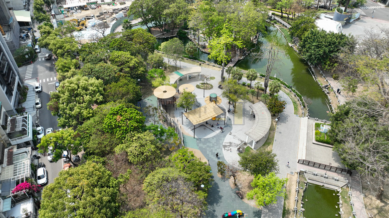 點我看大圖 🌟 北屯【純2房新案】 走路3分鐘到綠線捷運 萬坪公園第一排 周遭成熟商圈環繞 均質質感捷運宅 空拍分享