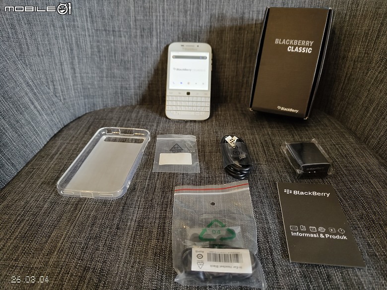 BlackBerry Classic 經典復刻 Zinwa Q25 四色全家照