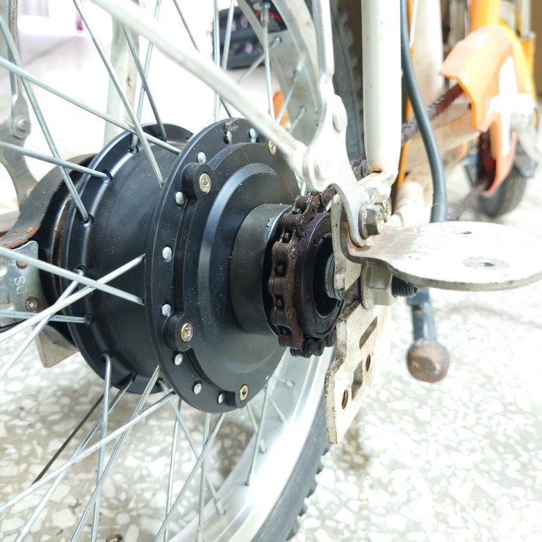 使用轉接座讓齒輪外推