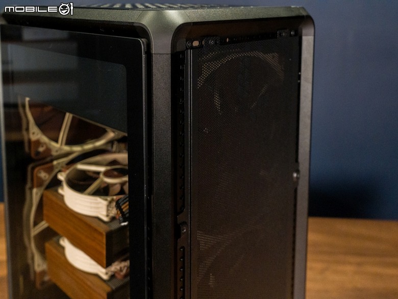 信仰滿載!酷碼 MasterFrame 400 Mesh ft. Noctua NF-A20