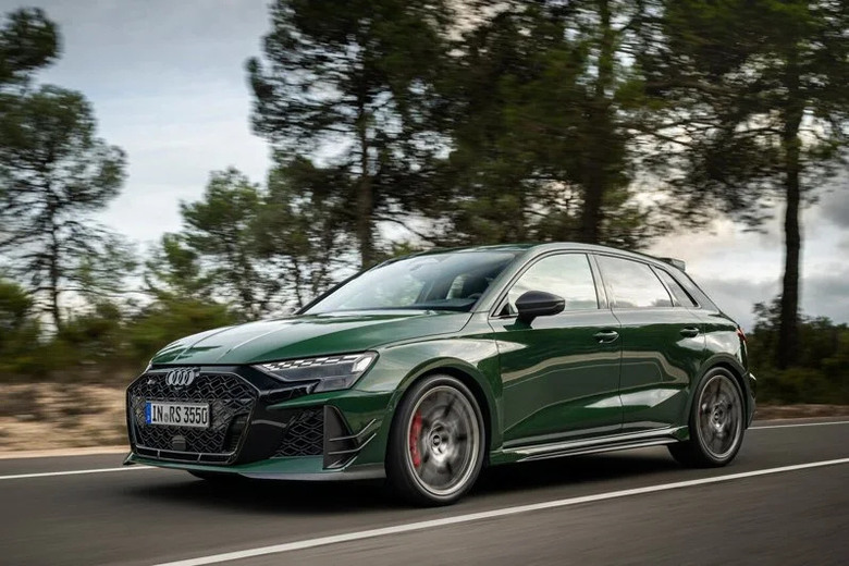 五缸絕唱?Audi RS3 Competition限量版全球首發,300輛稀缺配額致敬內燃機巔峰!