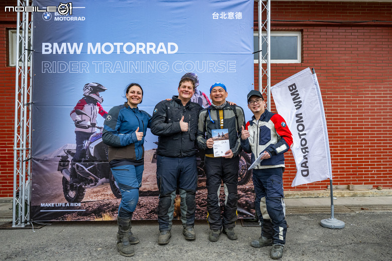 點我看大圖 BMW Motorrad 越野駕駛訓練課程全記錄,國際教官手把手帶你解任務!