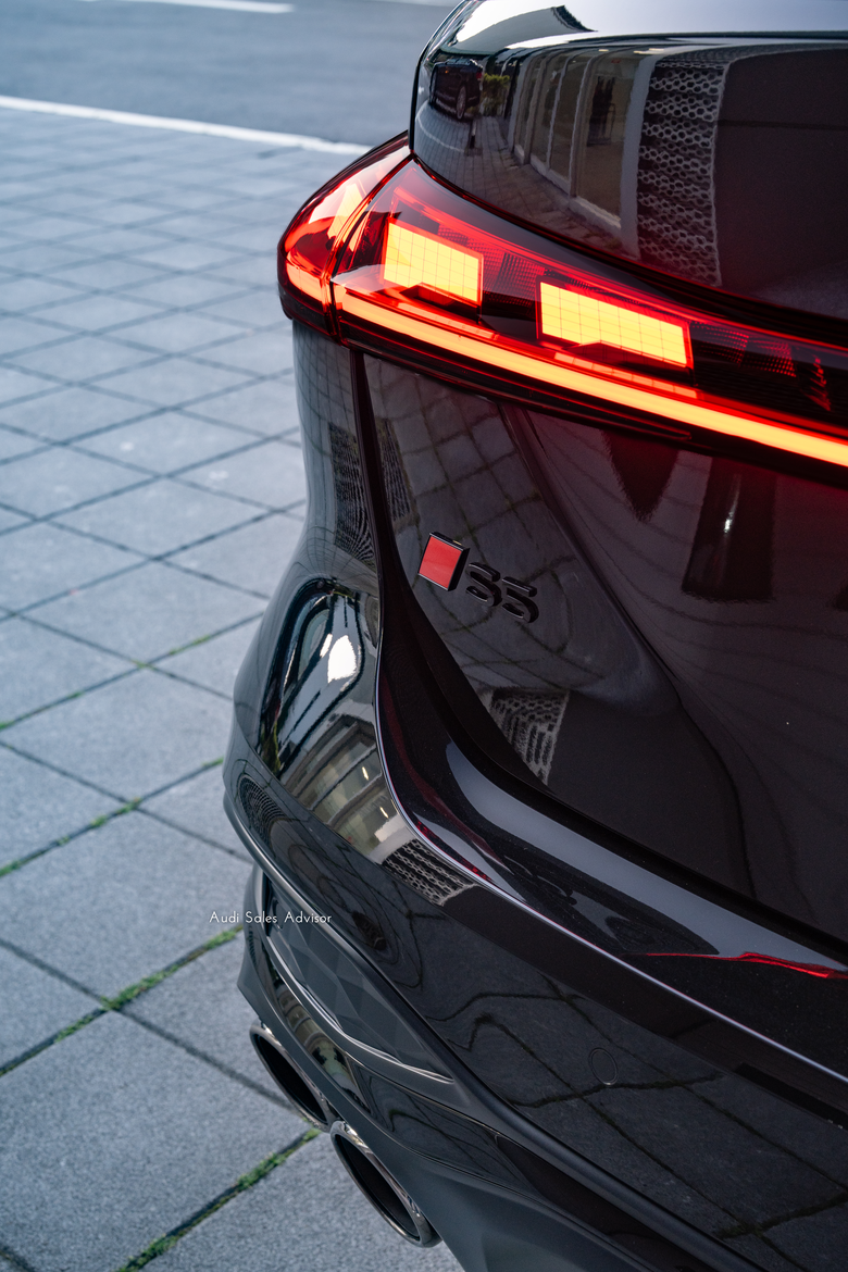 沉穩的神迷黑,蘊藏最溫暖的紅|Audi S5 Sedan|交車分享