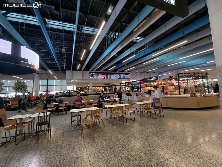 中華航空 CI057 桃園&rArr;墨爾本、CI054 布里斯本&rArr;桃園、澳洲國內線 維珍航空 VA827 墨爾本&rArr;雪梨、VA511 雪梨&rArr;黃金海岸，以及東澳四城之四座機場 — 2026東澳洲四大城巡遊之航空行程段