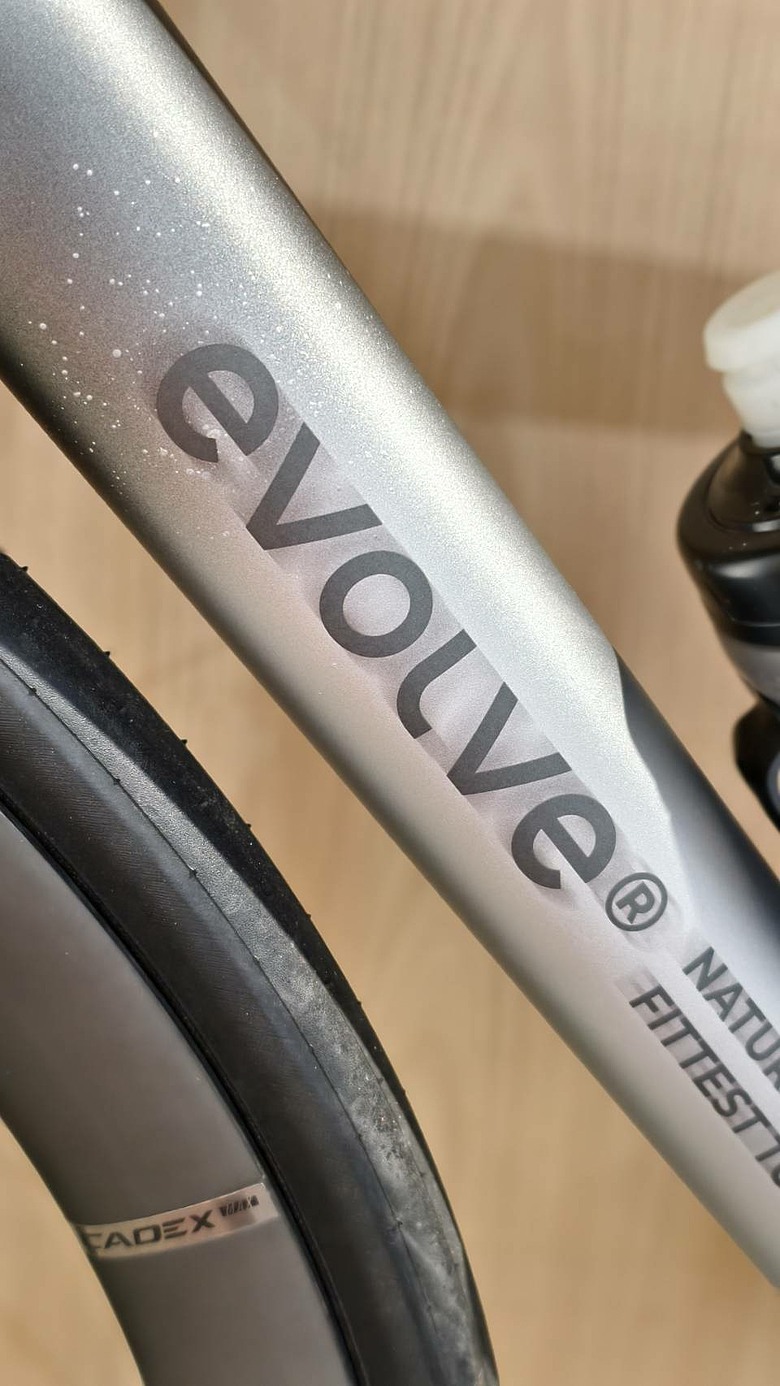 點我看大圖 新車開箱 evolve cima