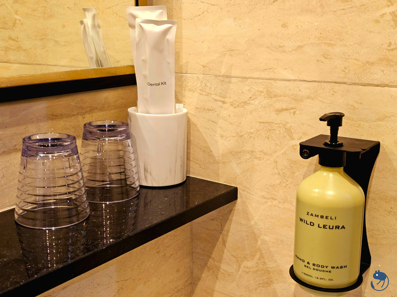 新加坡|*不怕餓肚子 一出地鐵站就到飯店* V Hotel Lavender