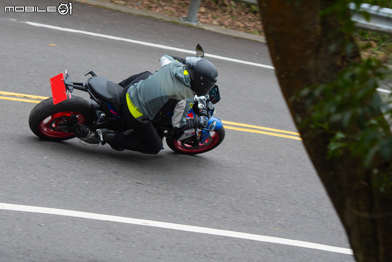 BMW F 900 R試駕報告｜巨劍無鋒、大巧不工！