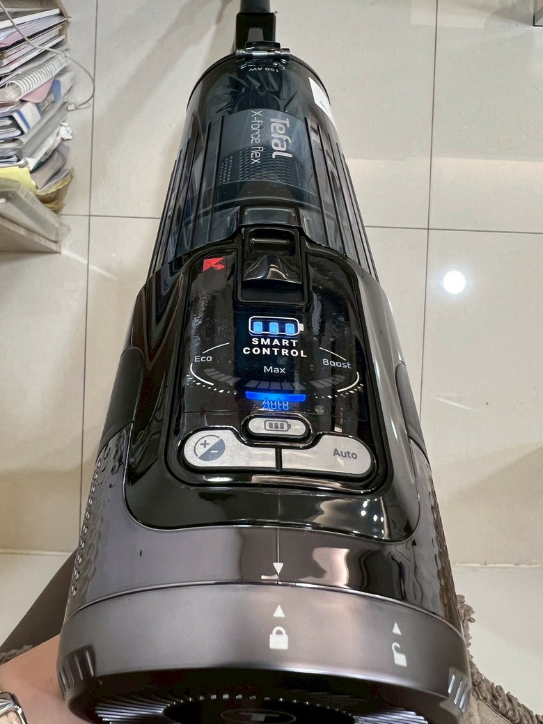 客廳清潔的新樂趣!Tefal可彎折無線濕拖吸塵器實測分享