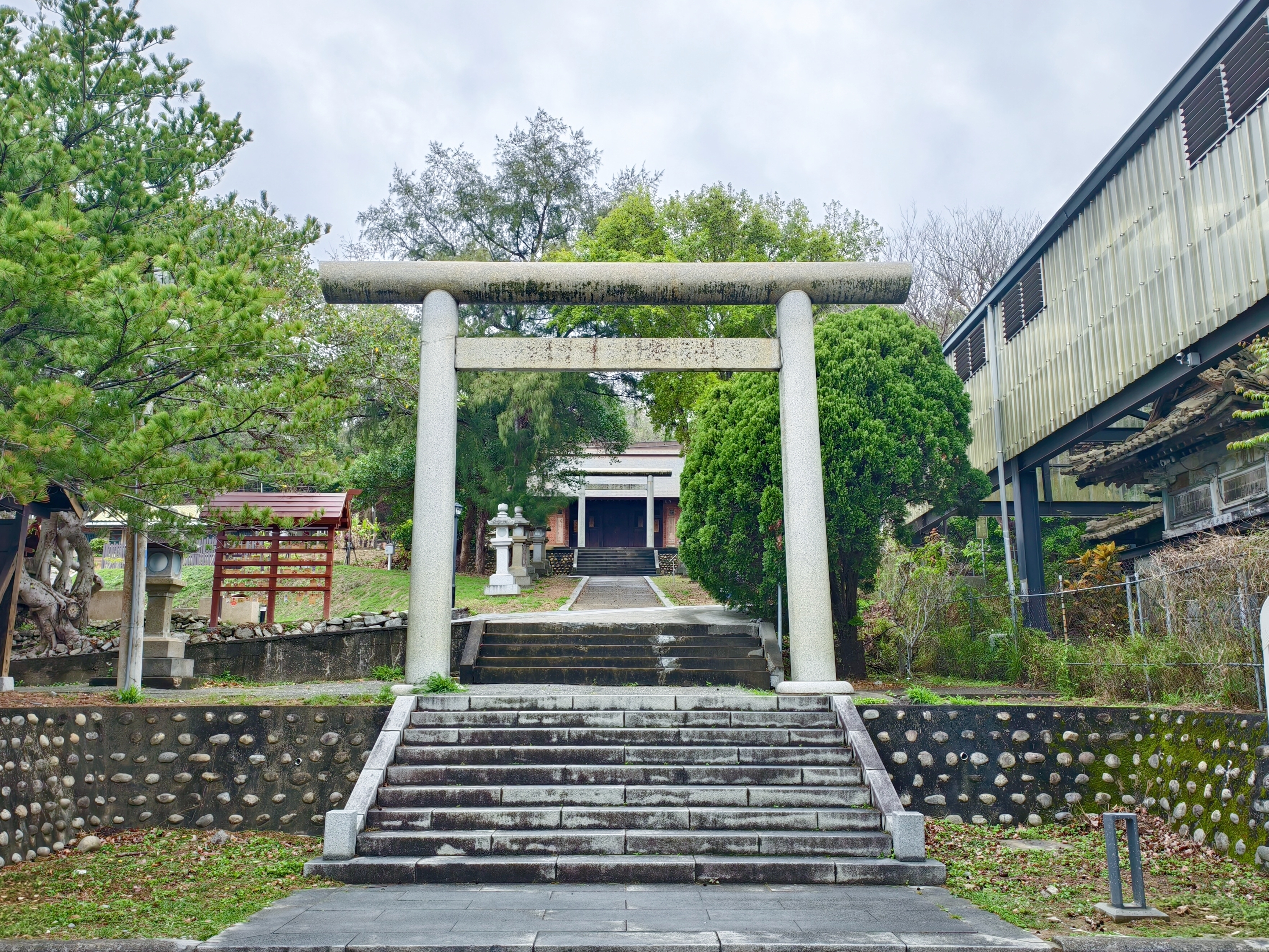 一點點日本味的通霄神社｜好好的約會，怎麼就變成雙人進香團了？