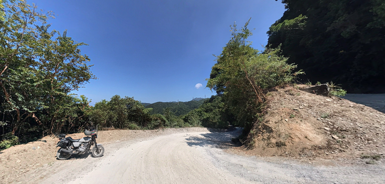 背著書包去越野--白米甕林道台泥大白山礦路