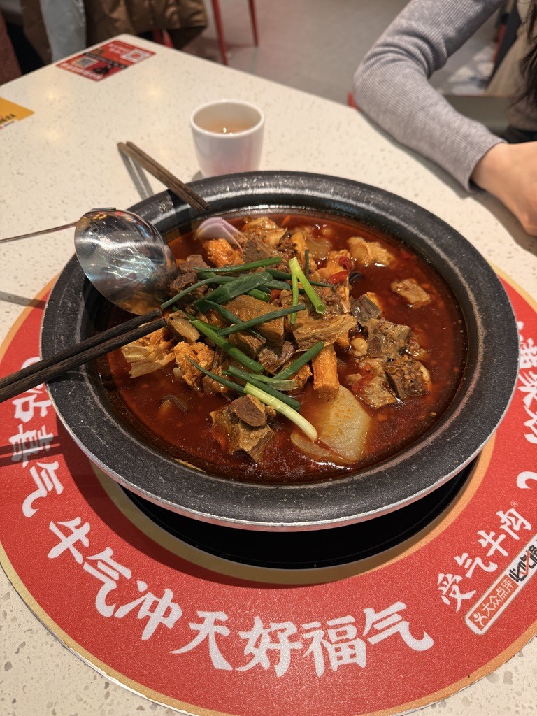 重慶跨年吃吃喝喝:灩設、珮姐老火鍋、受氣牛肉