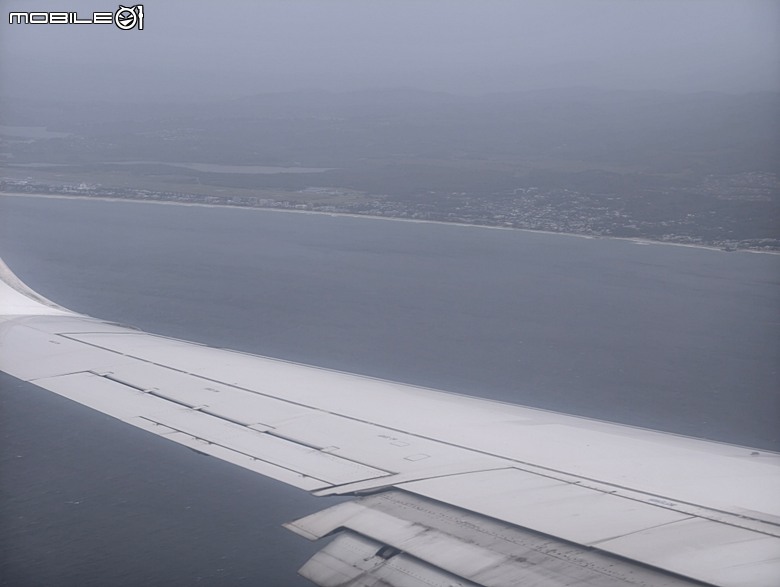 中華航空 CI057 桃園&rArr;墨爾本、CI054 布里斯本&rArr;桃園、澳洲國內線 維珍航空 VA827 墨爾本&rArr;雪梨、VA511 雪梨&rArr;黃金海岸，以及東澳四城之四座機場 — 2026東澳洲四大城巡遊之航空行程段