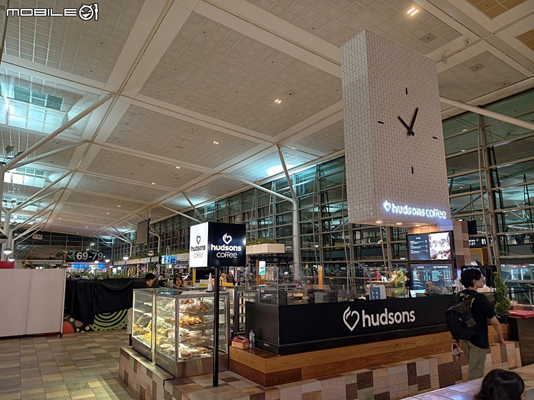 中華航空 CI057 桃園&rArr;墨爾本、CI054 布里斯本&rArr;桃園、澳洲國內線 維珍航空 VA827 墨爾本&rArr;雪梨、VA511 雪梨&rArr;黃金海岸，以及東澳四城之四座機場 — 2026東澳洲四大城巡遊之航空行程段
