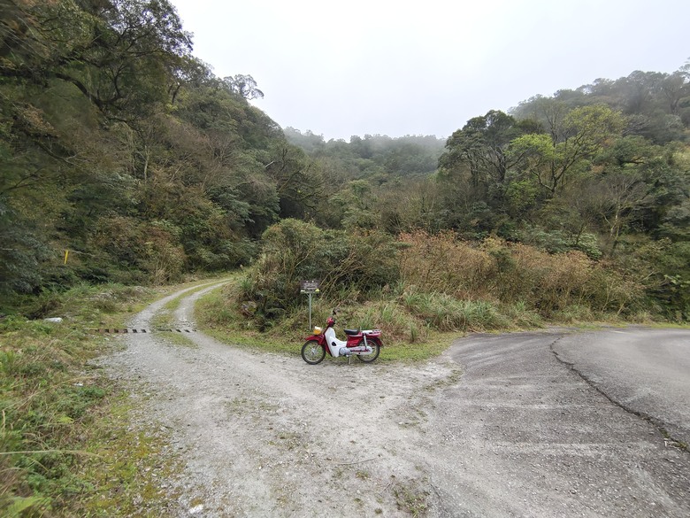 【時光騎旅】背著書包去越野--國民車勇闖安平坑林道