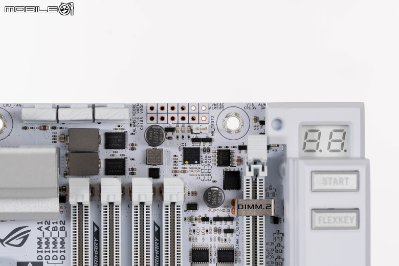 ROG CROSSHAIR X870E GLACIAL 主機板開箱實測 不光配置性能頂尖 更具備雙 10 GbE 海量高速傳輸
