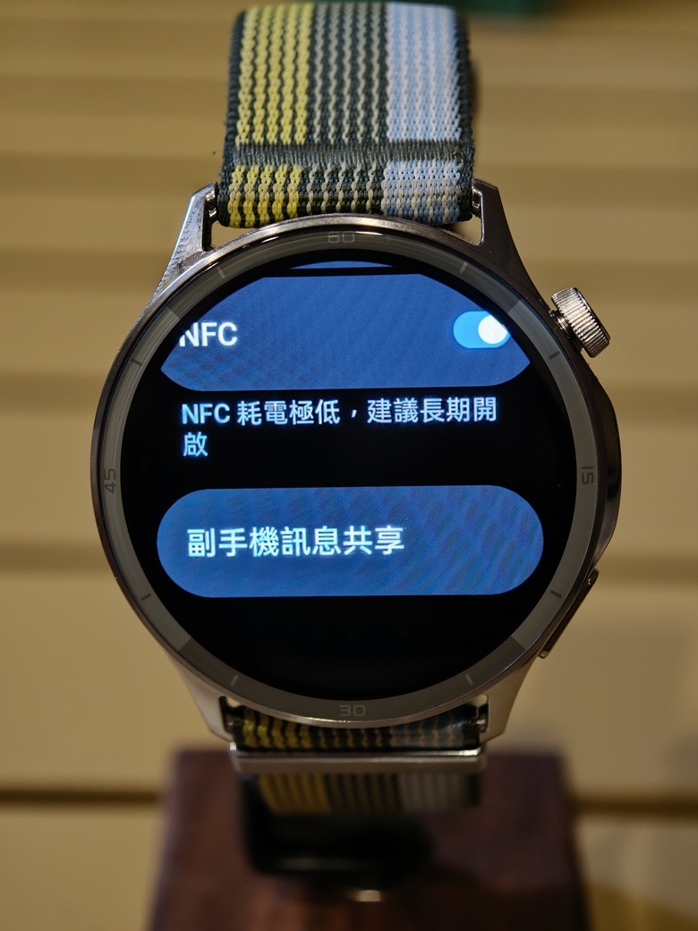 點我看大圖 OPPO Watch S 開箱 |超薄 |輕智能 |60秒全方位快速健檢 -有許多地方需要打磨