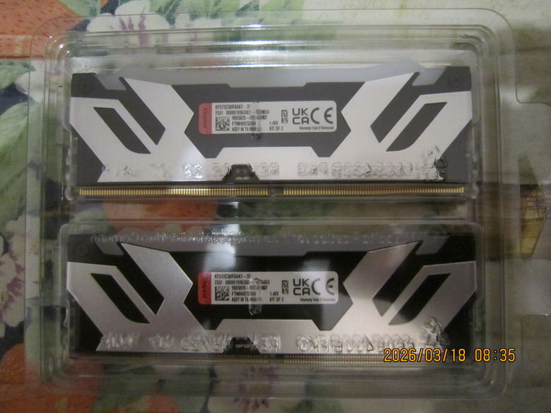 金士頓 32GB(雙通16GB*2) DDR5-7200 FURY Renegade RGB黑(KF572C38RSAK2-32)開箱分享與測試