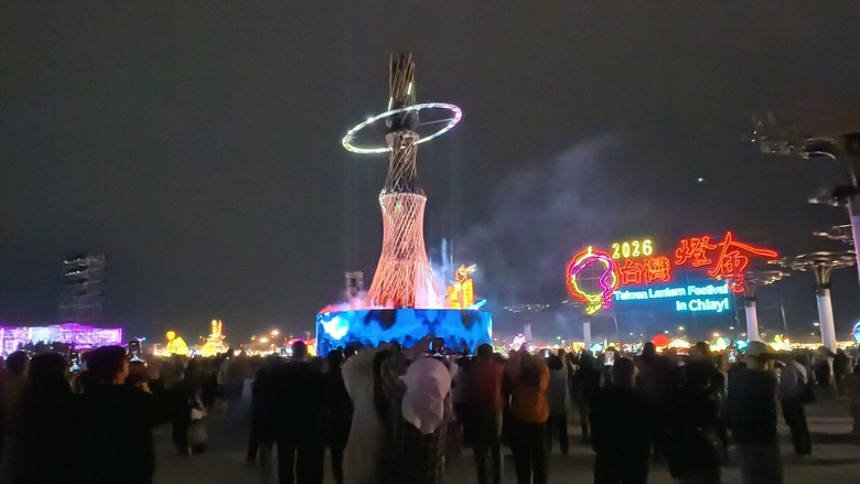 2026 台灣燈會夜間導覽：光影奪目的璀璨盛宴！全然不同的燈光饗宴，直擊各式燈光閃耀在夜色中