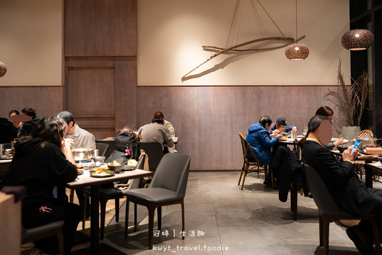 759元泰式料理無限吃！泰國主廚坐鎮，火山排骨、泰北爐烤牛排，板橋車站附近美食餐廳，最新價格