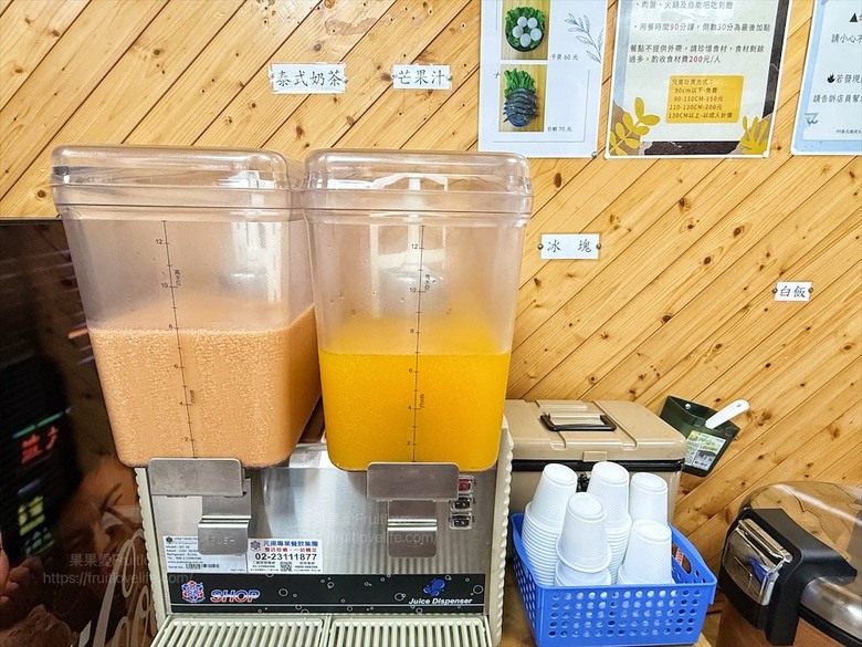 火烤兩吃吃到飽免服務費,泰式醃肉清爽嫩口,聚餐推薦