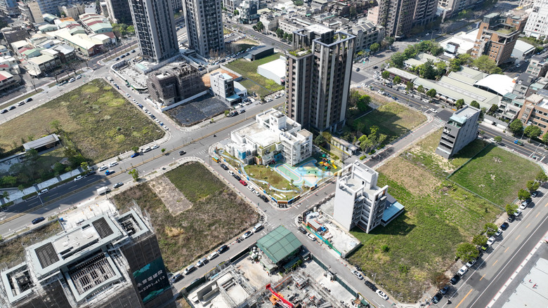 🌟 北屯【2~3房近成屋新案】挑戰低密度14期最低價? 低建蔽率 雙語學區 無限棟距均質宅 空拍分享