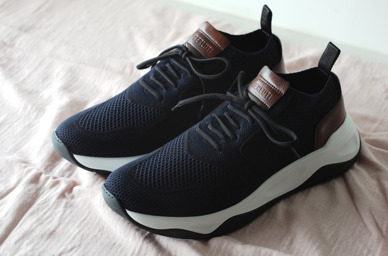點我看大圖 針織鞋:Berluti Shadow Sneaker vs. Brunello Cucinelli Knit Runner