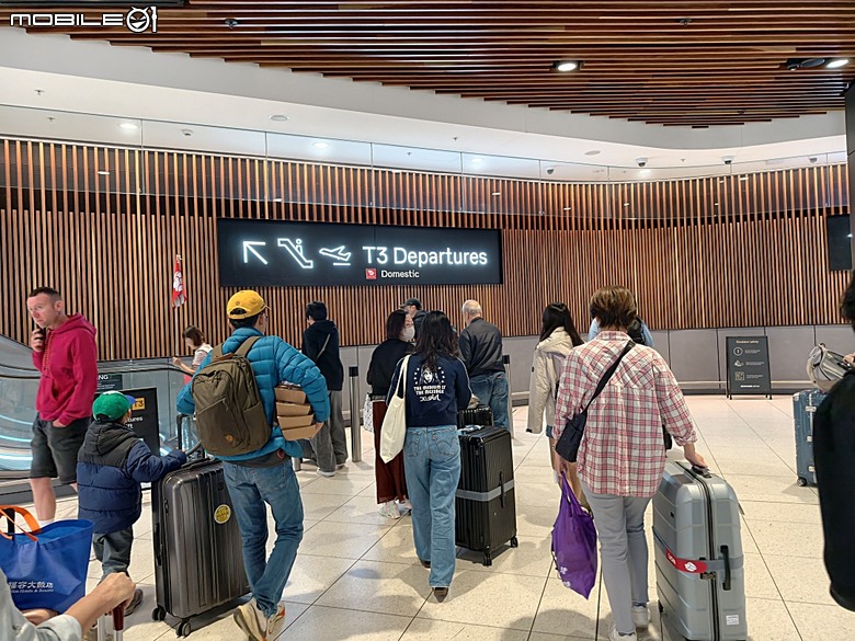中華航空 CI057 桃園&rArr;墨爾本、CI054 布里斯本&rArr;桃園、澳洲國內線 維珍航空 VA827 墨爾本&rArr;雪梨、VA511 雪梨&rArr;黃金海岸，以及東澳四城之四座機場 — 2026東澳洲四大城巡遊之航空行程段