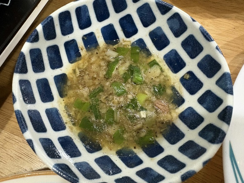 週末才有的餐桌:乾煎雞腿+蛤蠣火鍋,雙薪家庭的假日料理