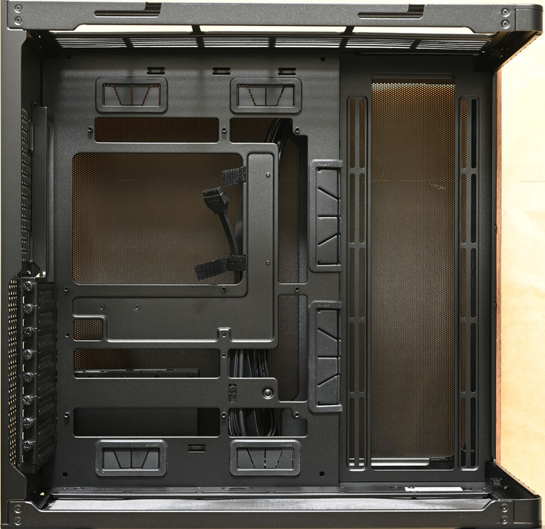 點我看大圖 Antec CONSTELLATION C8 CURVE WOOD機殼開箱