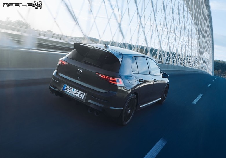 台灣福斯推出 Volkswagen Golf R 夜幕疾行版特仕車型｜專屬性能配備滿載、建議售價207.8萬元！