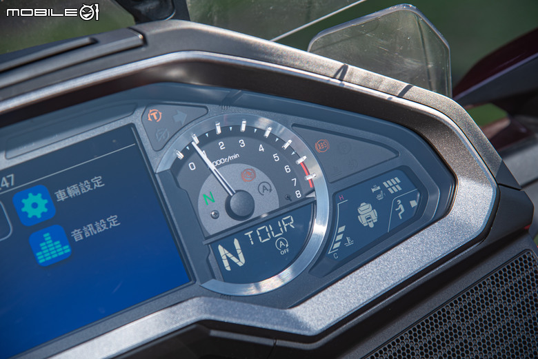 HONDA Goldwing 1800 DCT ABS試駕｜六缸奏鳴，是神性的演繹