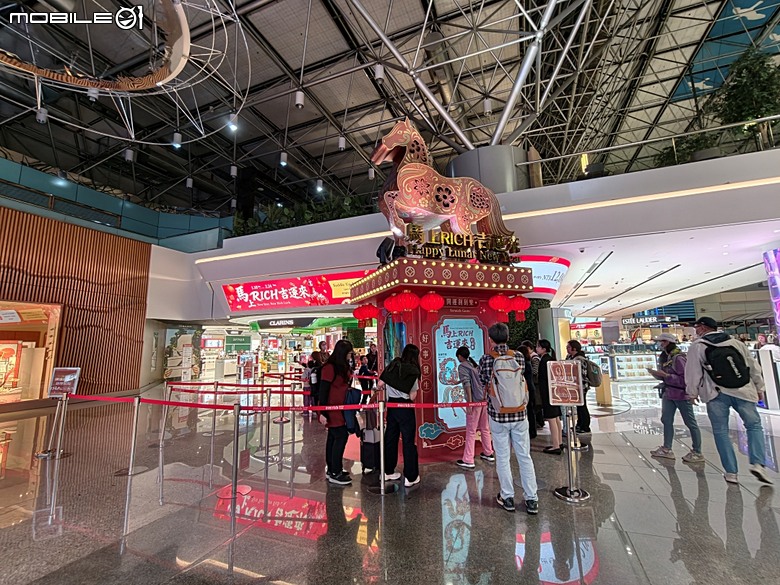 中華航空 CI057 桃園&rArr;墨爾本、CI054 布里斯本&rArr;桃園、澳洲國內線 維珍航空 VA827 墨爾本&rArr;雪梨、VA511 雪梨&rArr;黃金海岸，以及東澳四城之四座機場 — 2026東澳洲四大城巡遊之航空行程段